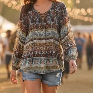 Farmers Market Boho Womens Charming Art Metallic Shimmer Lace Up Top Festival L